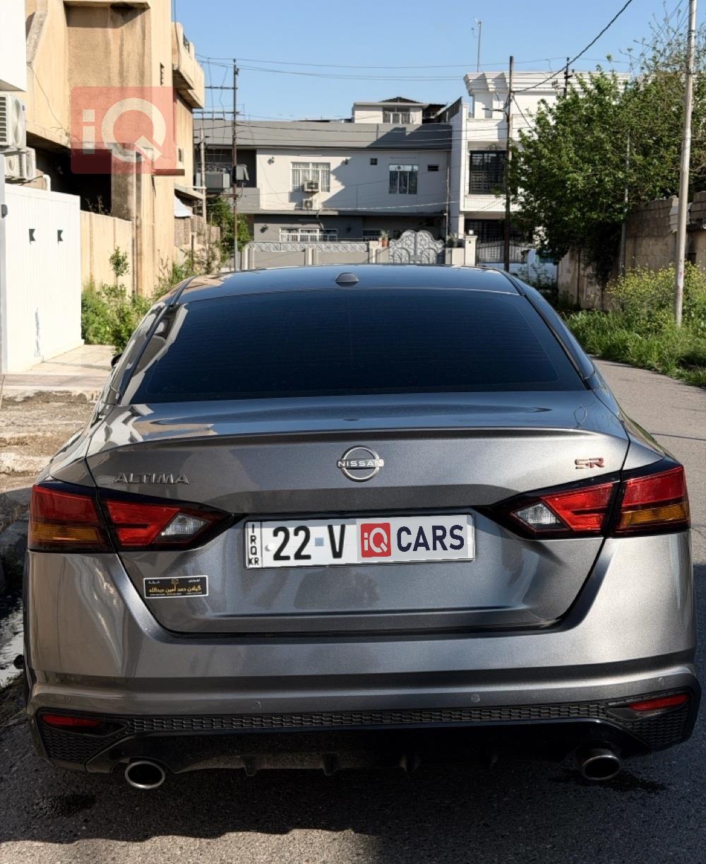 نيسان ألتيما